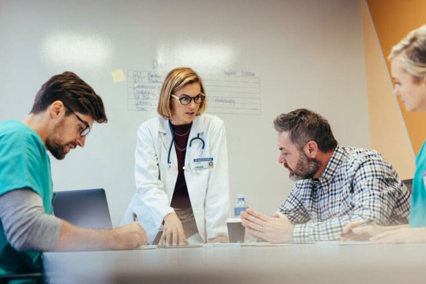 chief-nursing-officer-in-meeting