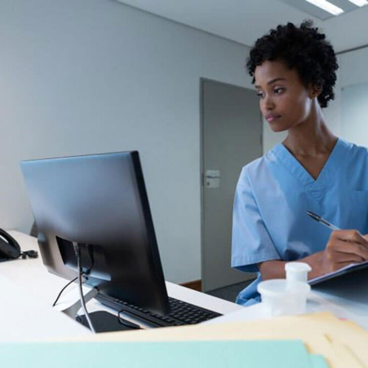nurse-on-computer